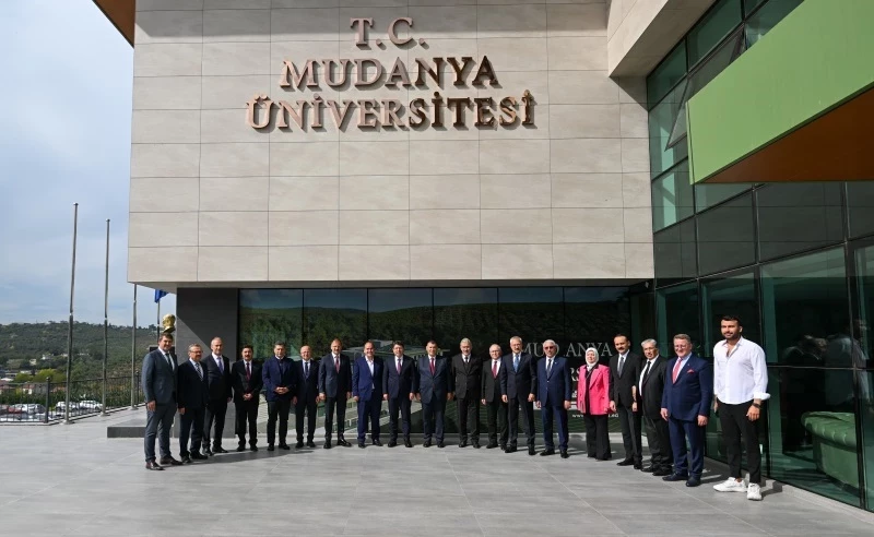 ADALET BAKANI TUNÇ, MUDANYA ÜNİVERSİTESİNİN AKADEMİK YIL AÇILIŞ TÖRENİNE KATILDI