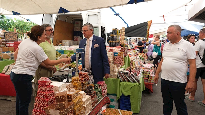 Başkan Topaloğlu pazar esnafıyla bir araya geldi