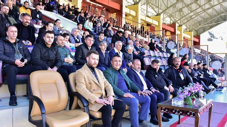 BAŞKANIMIZ, GÜMÜŞHANESPOR-BATLAMASPOR MAÇINI İZLEDİ