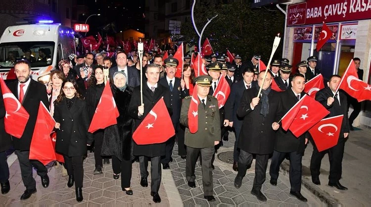 BAŞKANIMIZ, CUMHURİYET BAYRAMI NEDENİYLE DÜZENLENEN FENER ALAYINA KATILDI