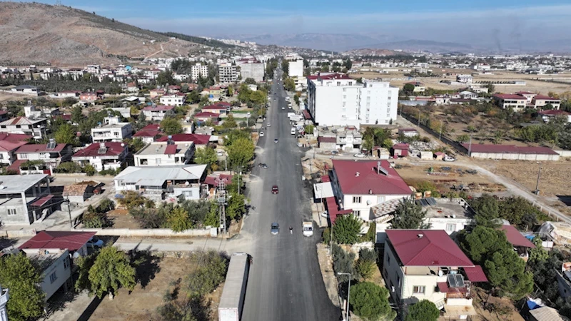 Büyükşehir, Türkoğlu’nda Mahir Ünal Caddesi’ni 11 Milyonluk Yatırımla Yeniledi