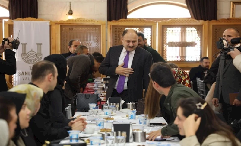 Başkan Mehmet Kasım Gülpınar, “Öğretmenlerimiz Toplumu Şekillendiren En Önemli Yapı Taşlarıdır”