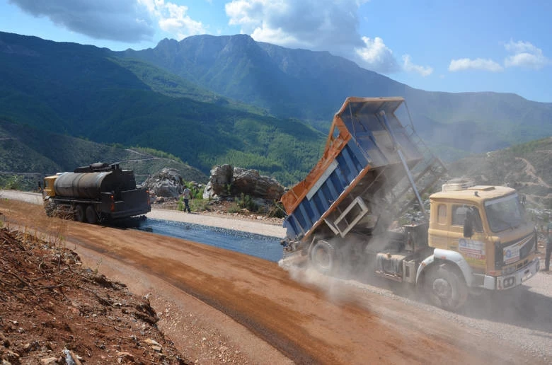 Alanya Dim grup yolu asfaltlandı