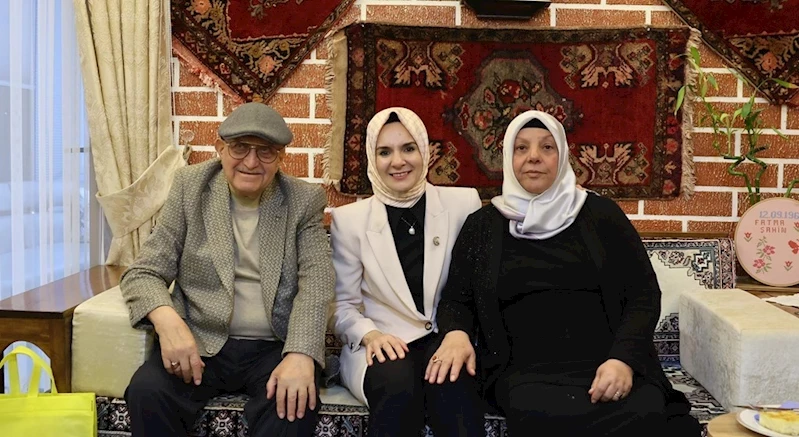 Aile ve Sosyal Hizmetler Bakanımız Göktaş, Kırşehir’de 56 yıllık evli çiftin çay davetini geri çevirmedi