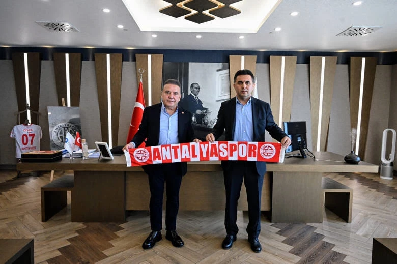 Başkan Böcek’e Antalyaspor’un yeni yönetiminden ziyaret