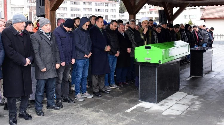 BAŞKANIMIZ, İLİMİZ AKTUTAN KÖYÜ SAKİNLERİNDEN EYYÜP SÖNMEZ’İ EBEDİYETE UĞURLADI